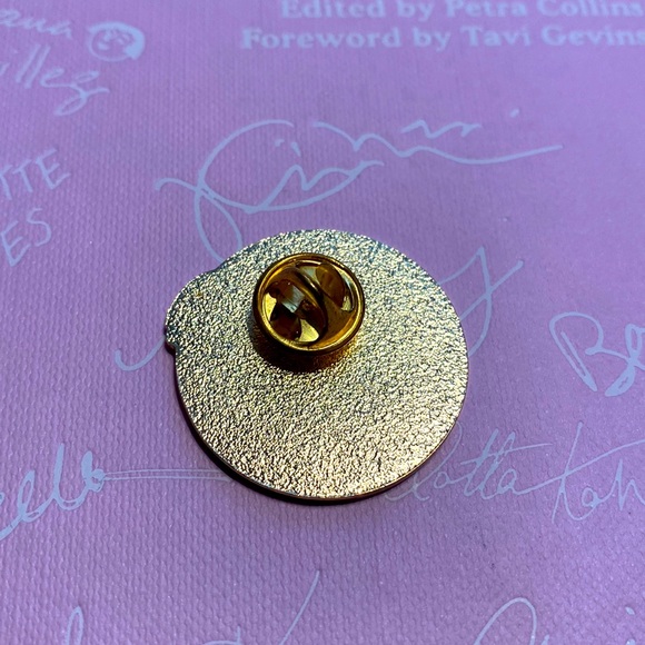 Pokémon nurse inspired pin - Picture 3 of 3